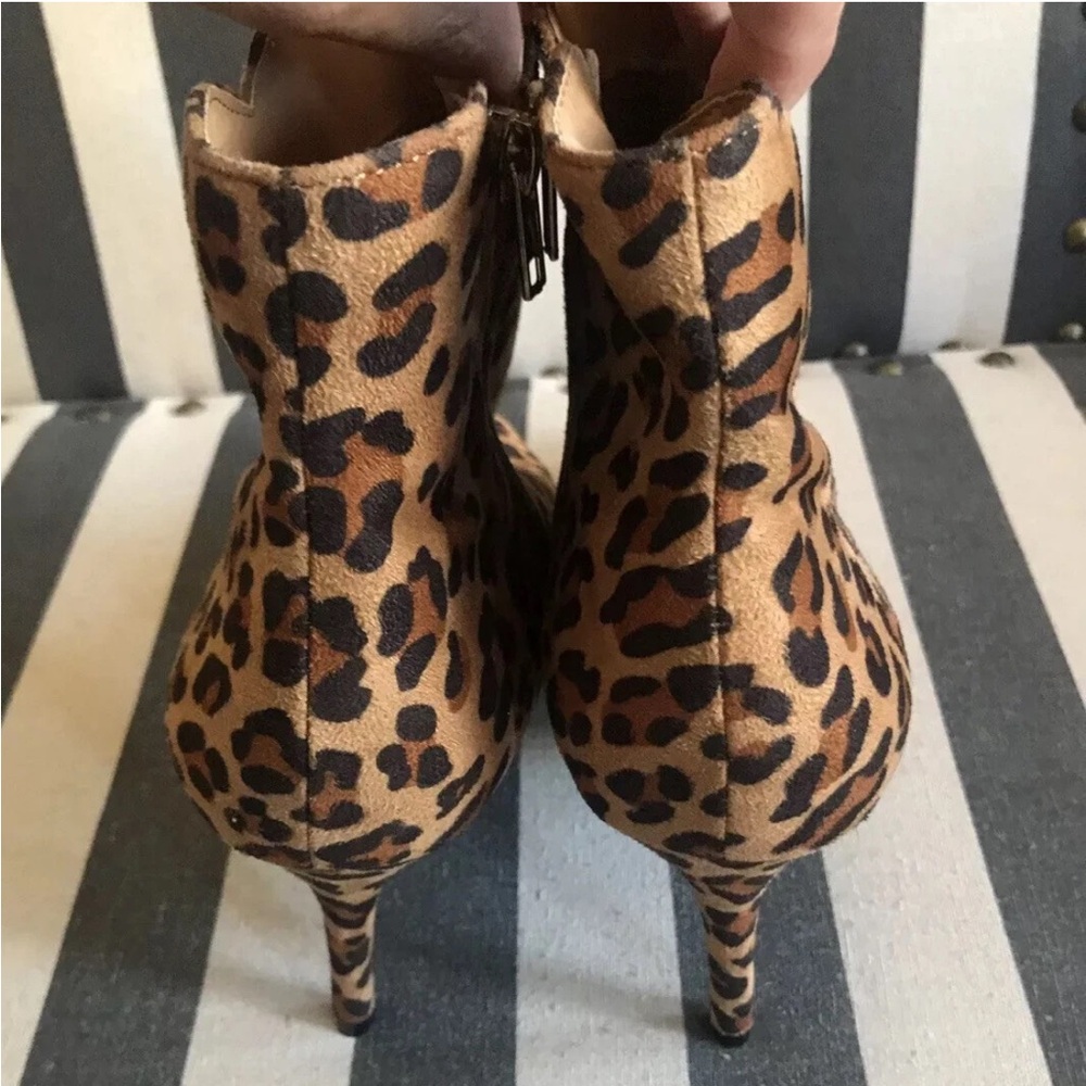Zigi Soho Savida Leopard Print Heeled Ankle Boots - Picture 9 of 12